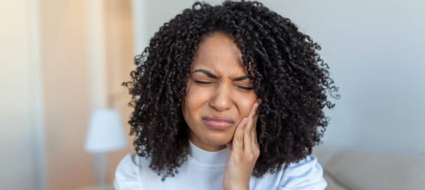 concept of woman in pain can tell if she has a cavity